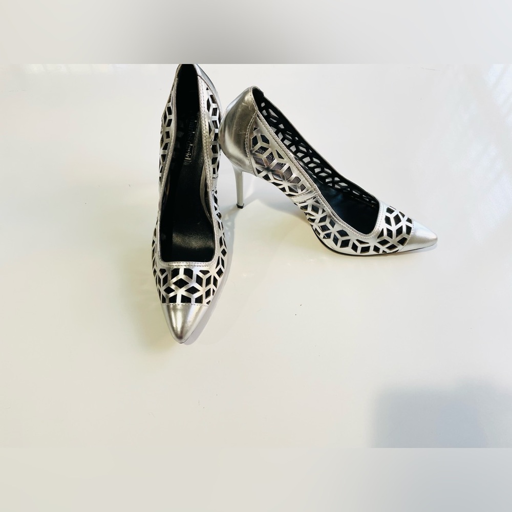 Charles David pointed toe stiletto cutout pumps, sz 8. Vero Cuoio Orig $129